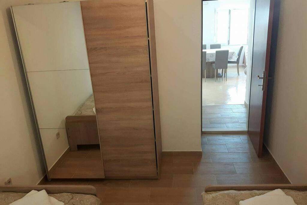 Apartman Jercic Dugi Rat Exterior foto